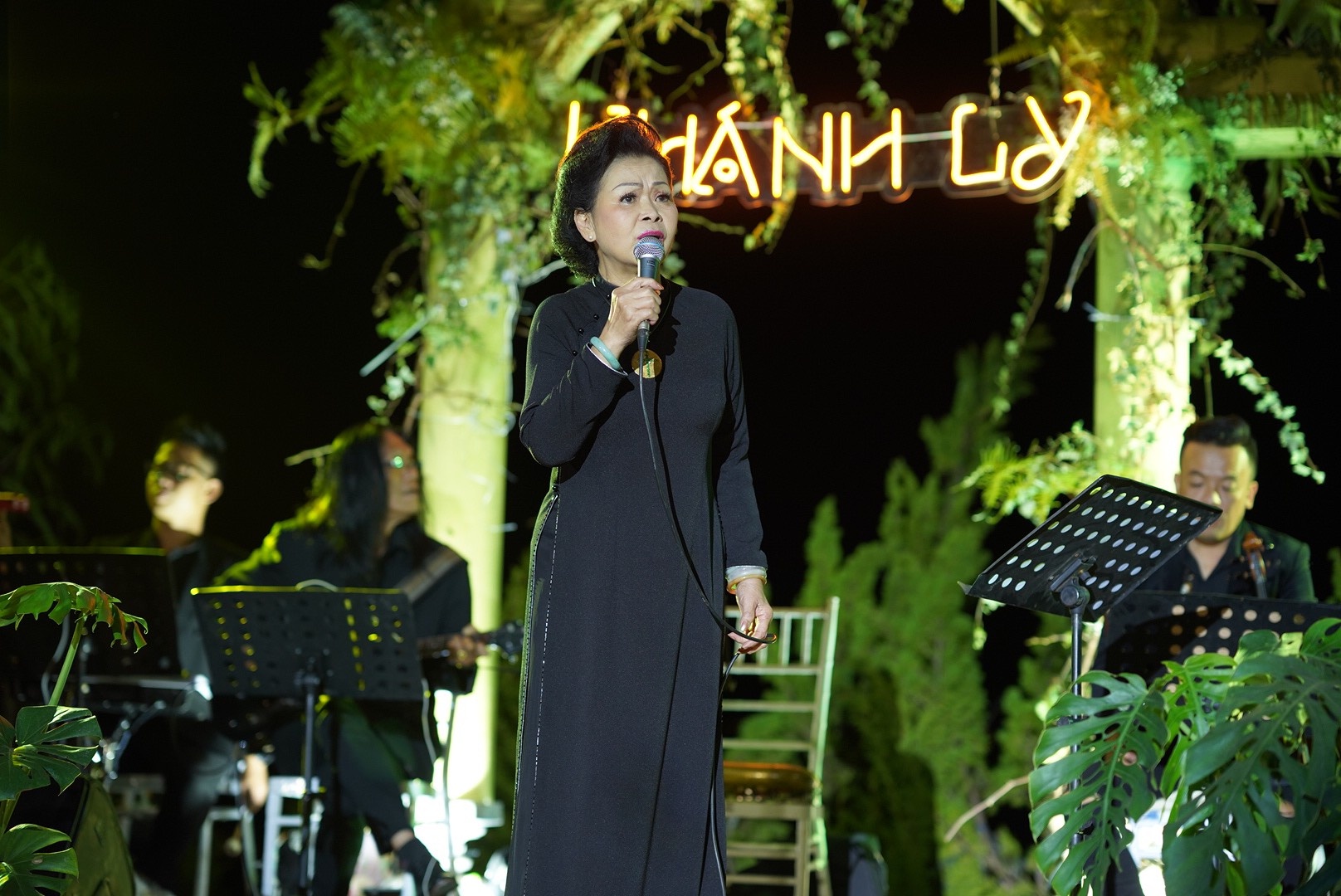 danh ca Khanh Ly anh 9