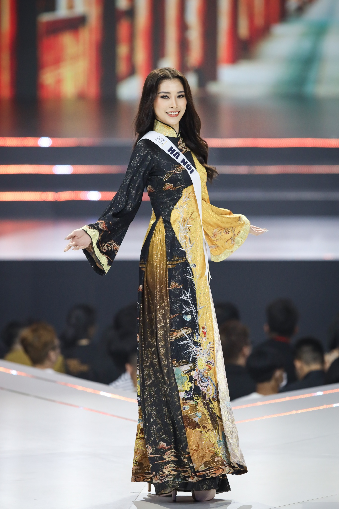 hoa hau hoan vu viet nam anh 6