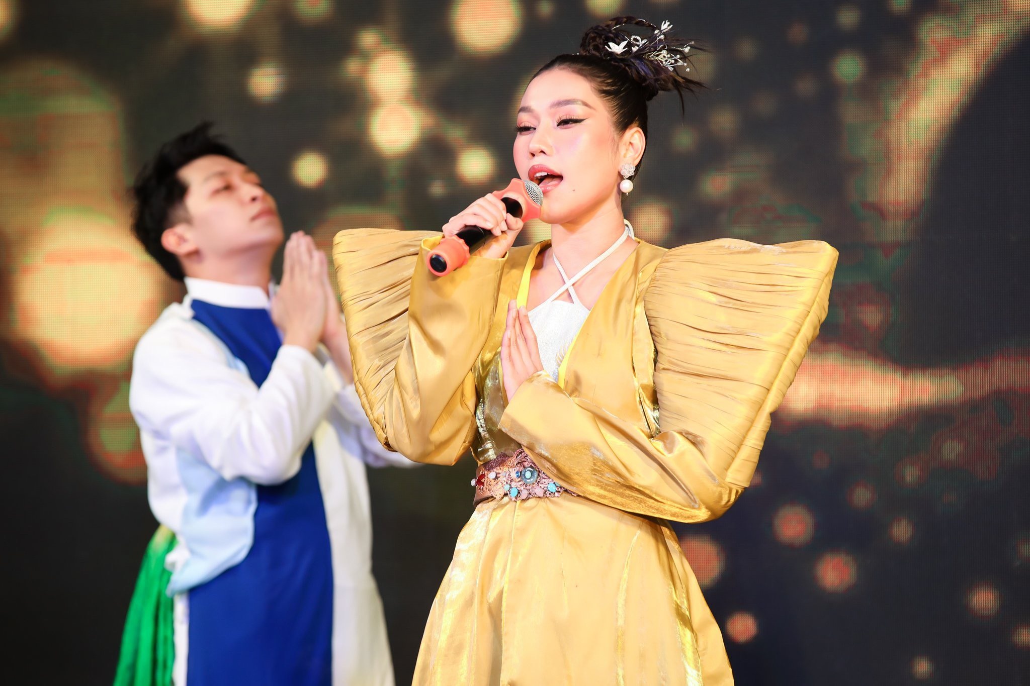 am anh tieng Anh o hoa hau hoan vu viet nam anh 2