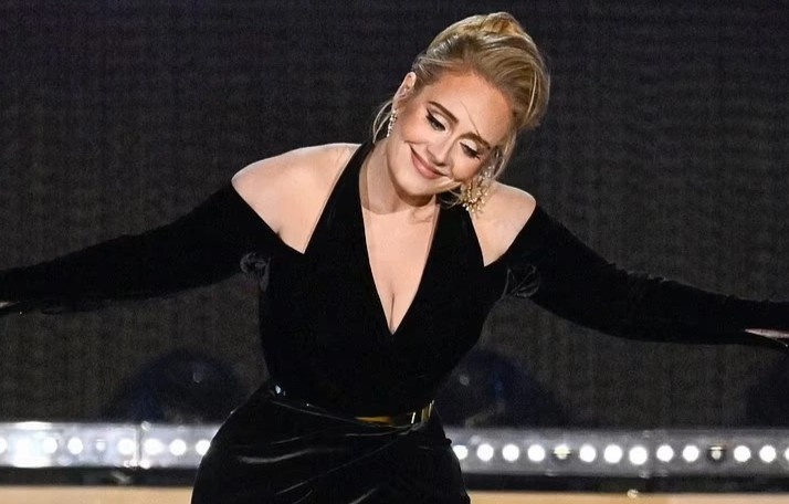 Adele tiep tuc bi chi trich hinh anh