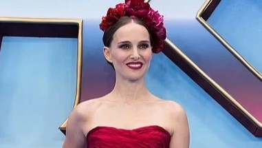 'Than Sam nu' Natalie Portman o ngoai doi hinh anh