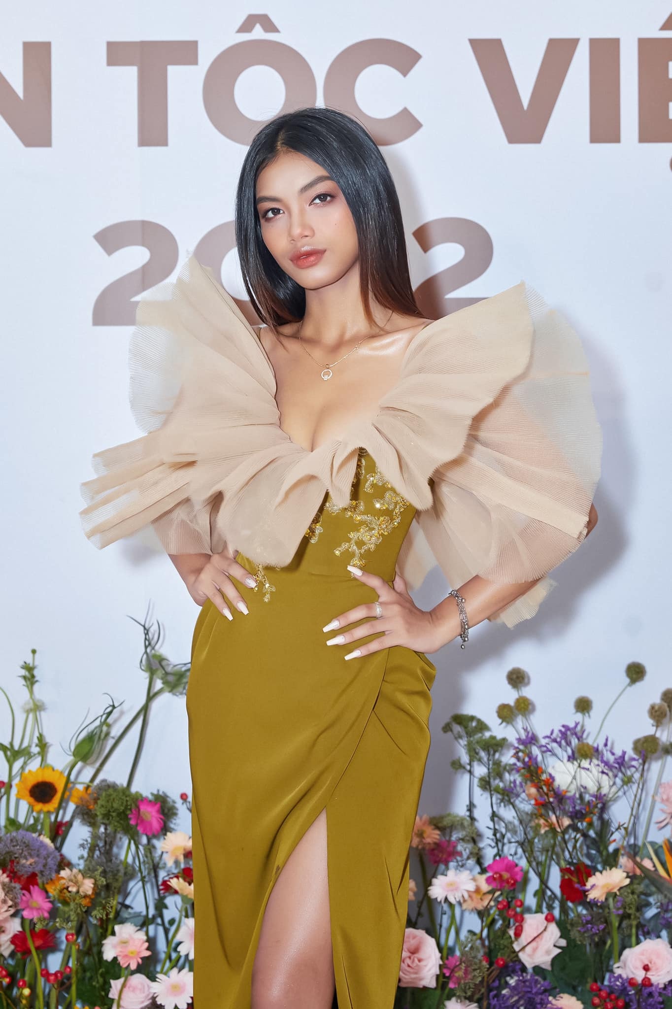 Hoa hau cac Dan toc Viet Nam anh 17