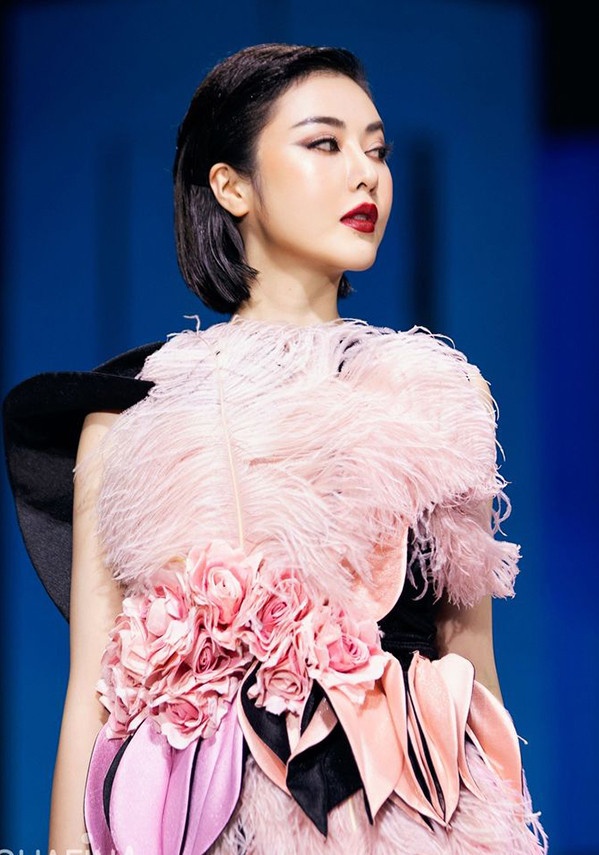 Hoa hau cac Dan toc Viet Nam anh 2