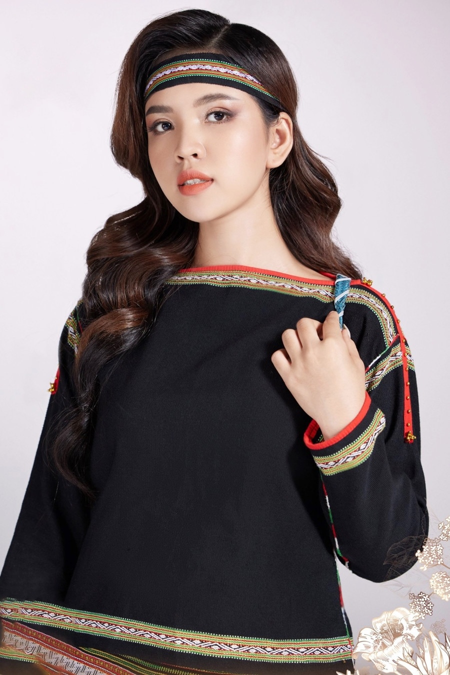 Hoa hau cac Dan toc Viet Nam anh 11