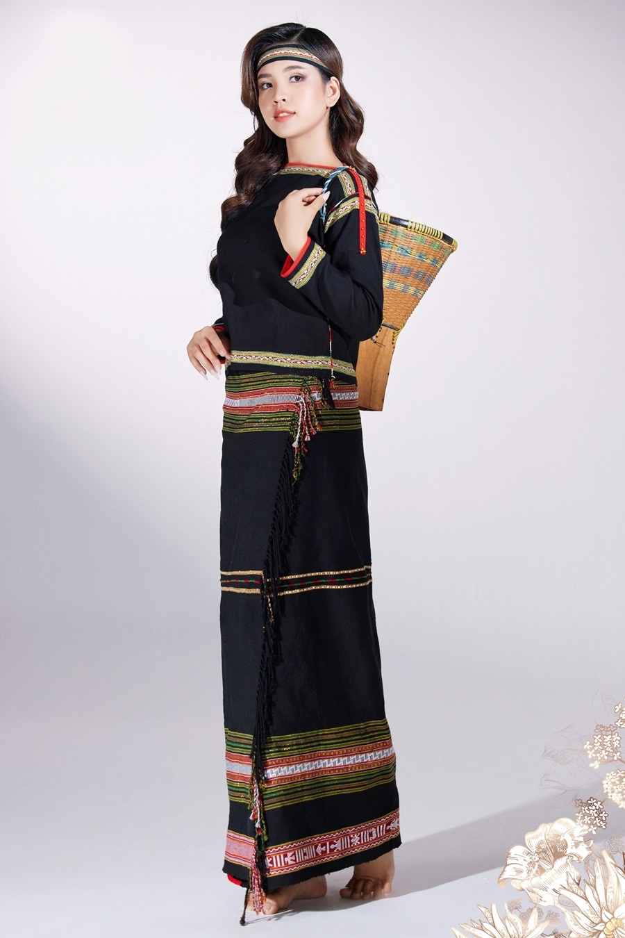 Hoa hau cac Dan toc Viet Nam anh 10