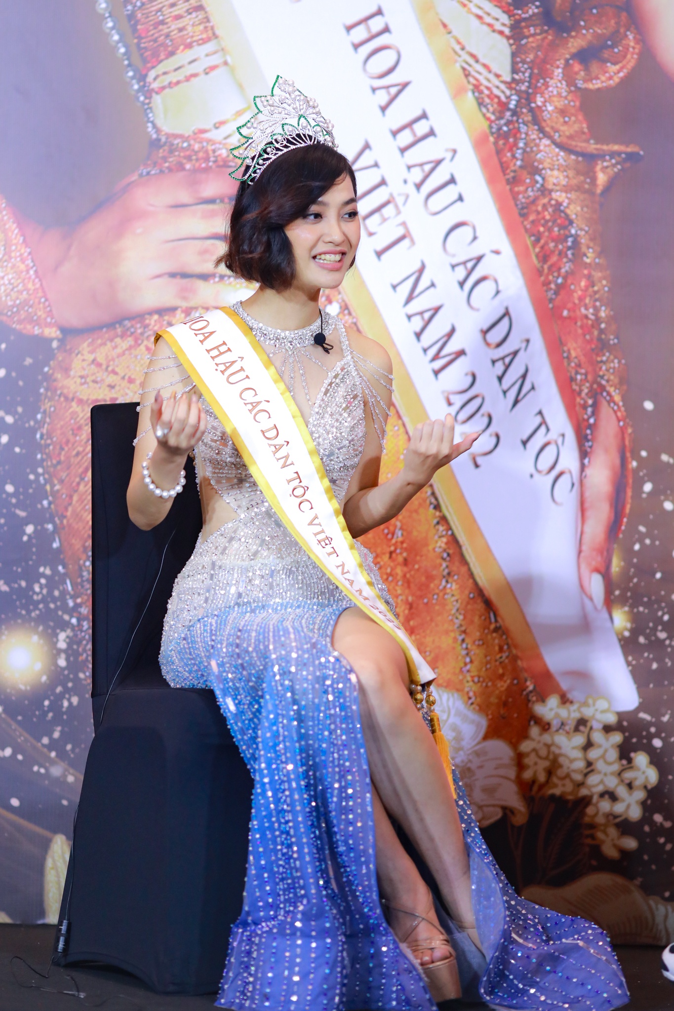 nong thuy hang anh 7