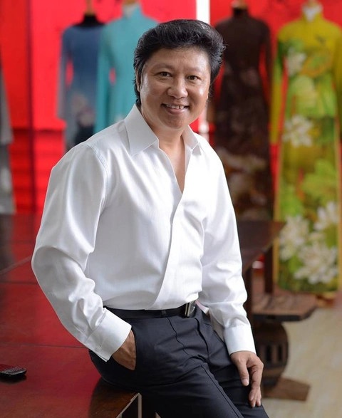 giam khao hoa hau anh 4