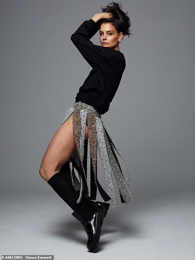 Katie Holmes tro lai anh 2