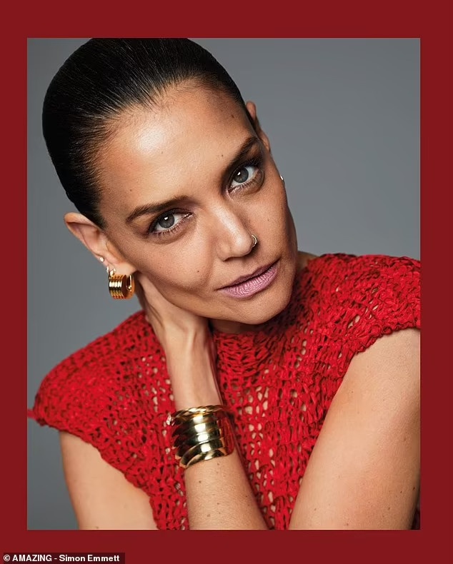 Katie Holmes trở lại ảnh 6 Katie Holmes tro lai anh 6