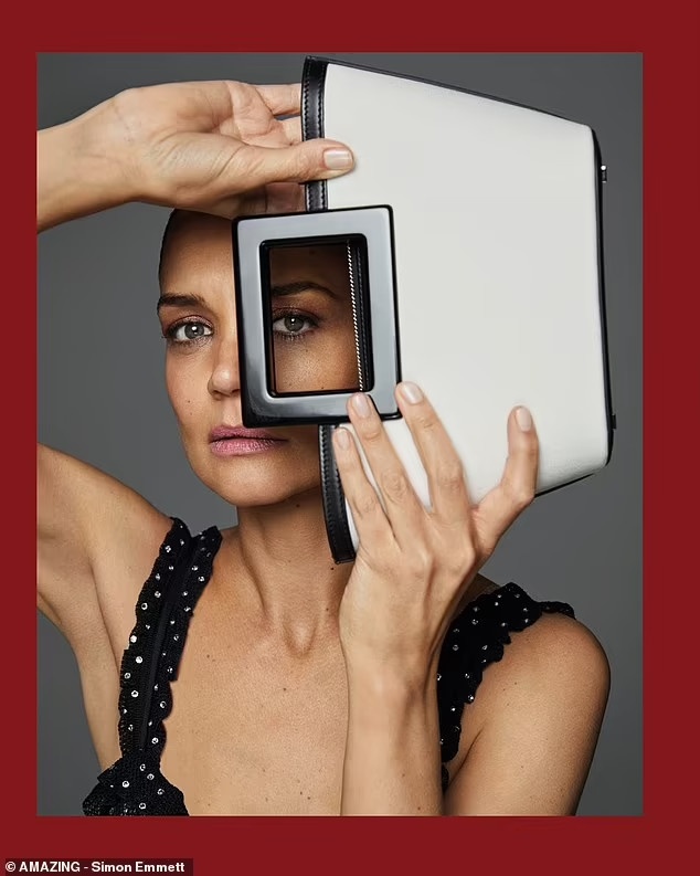 Katie Holmes trở lại ảnh 10 Katie Holmes tro lai anh 10