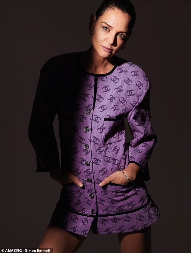 Katie Holmes trở lại ảnh 7 Katie Holmes tro lai anh 7