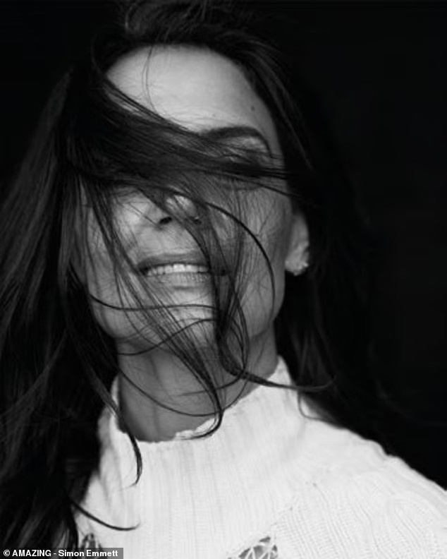 Katie Holmes trở lại ảnh 3 Katie Holmes tro lai anh 3