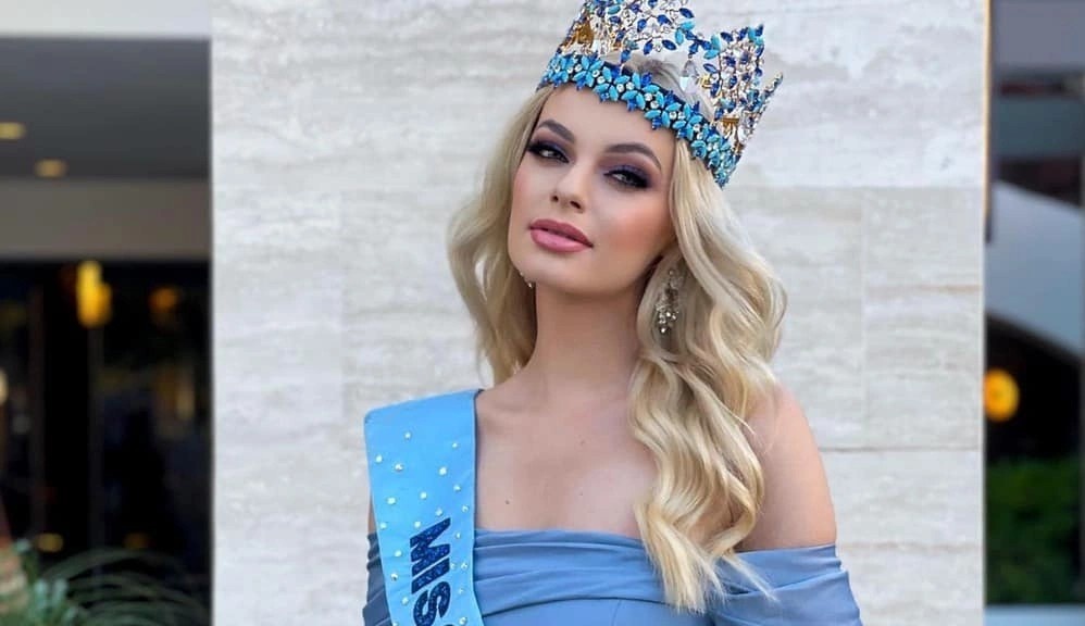 Duong kim Hoa hau The gioi den Viet Nam hinh anh