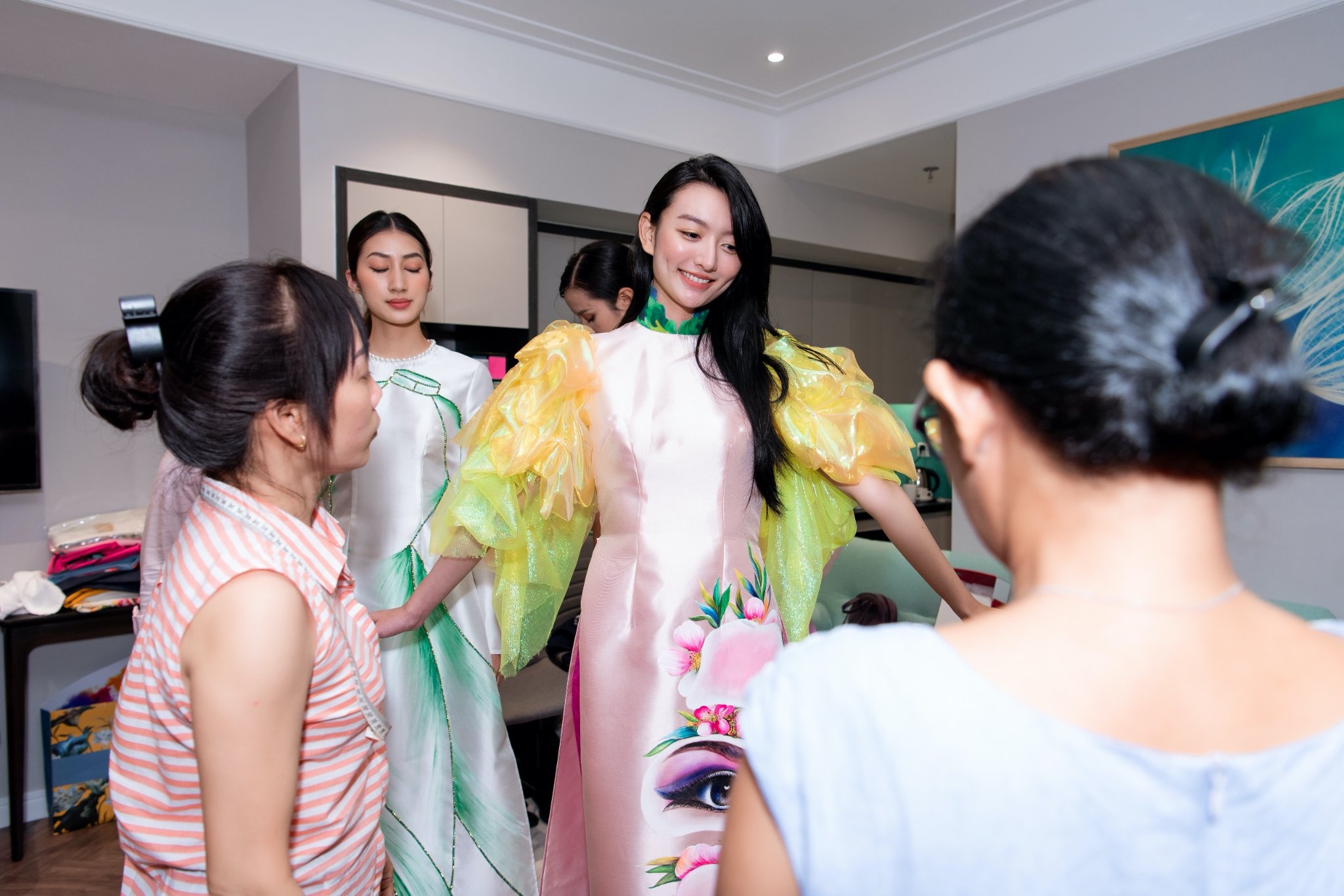 Luong Hong Xuan Mai rut khoi hoa hau the gioi Viet Nam anh 6