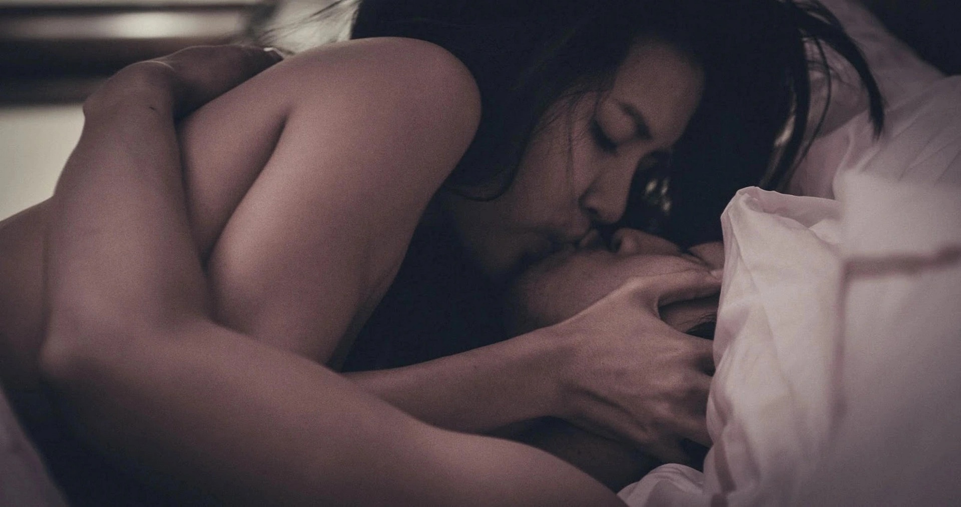 kiểm duyệt cảnh nóng ảnh 2 kiem duyet canh nong anh 2