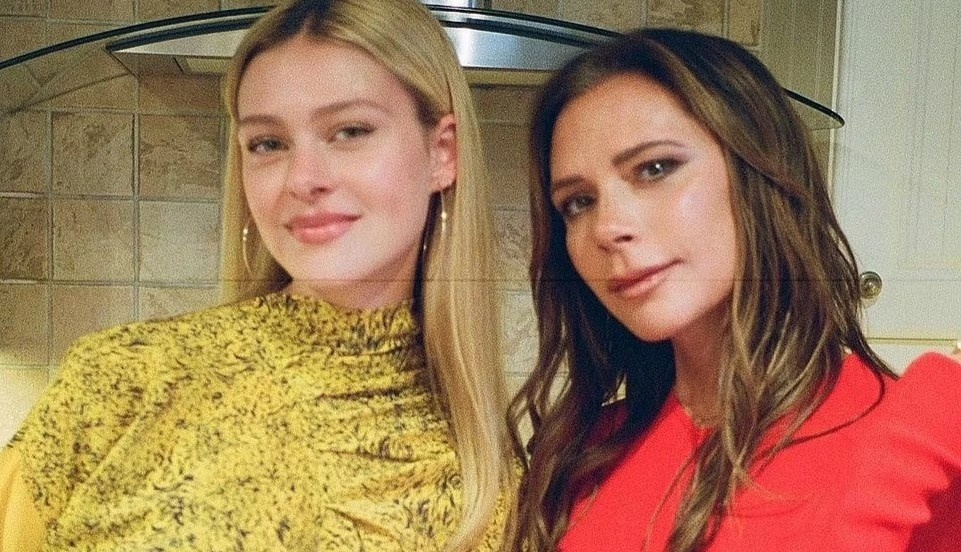 Chia se cua Nicola Peltz giua tin bat hoa voi Victoria Beckham hinh anh