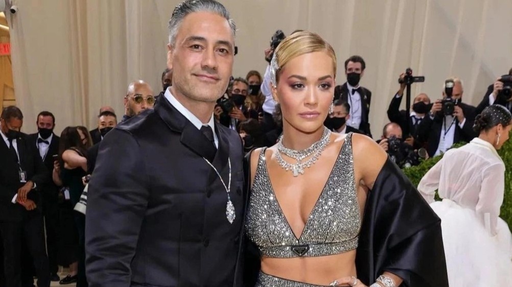 Dao dien 'Than Sam' cuoi ca si Rita Ora hinh anh