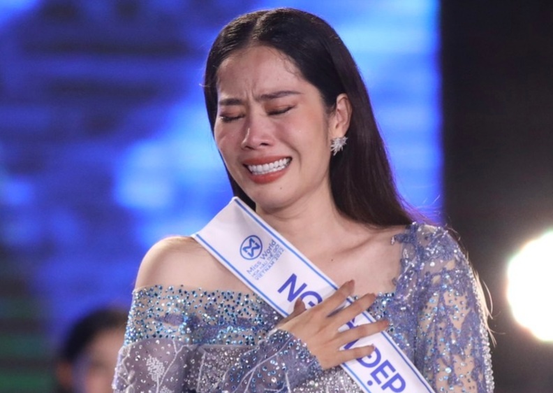 Nam Em gay tranh luan khi truot top 5 Hoa hau The gioi Viet Nam hinh anh