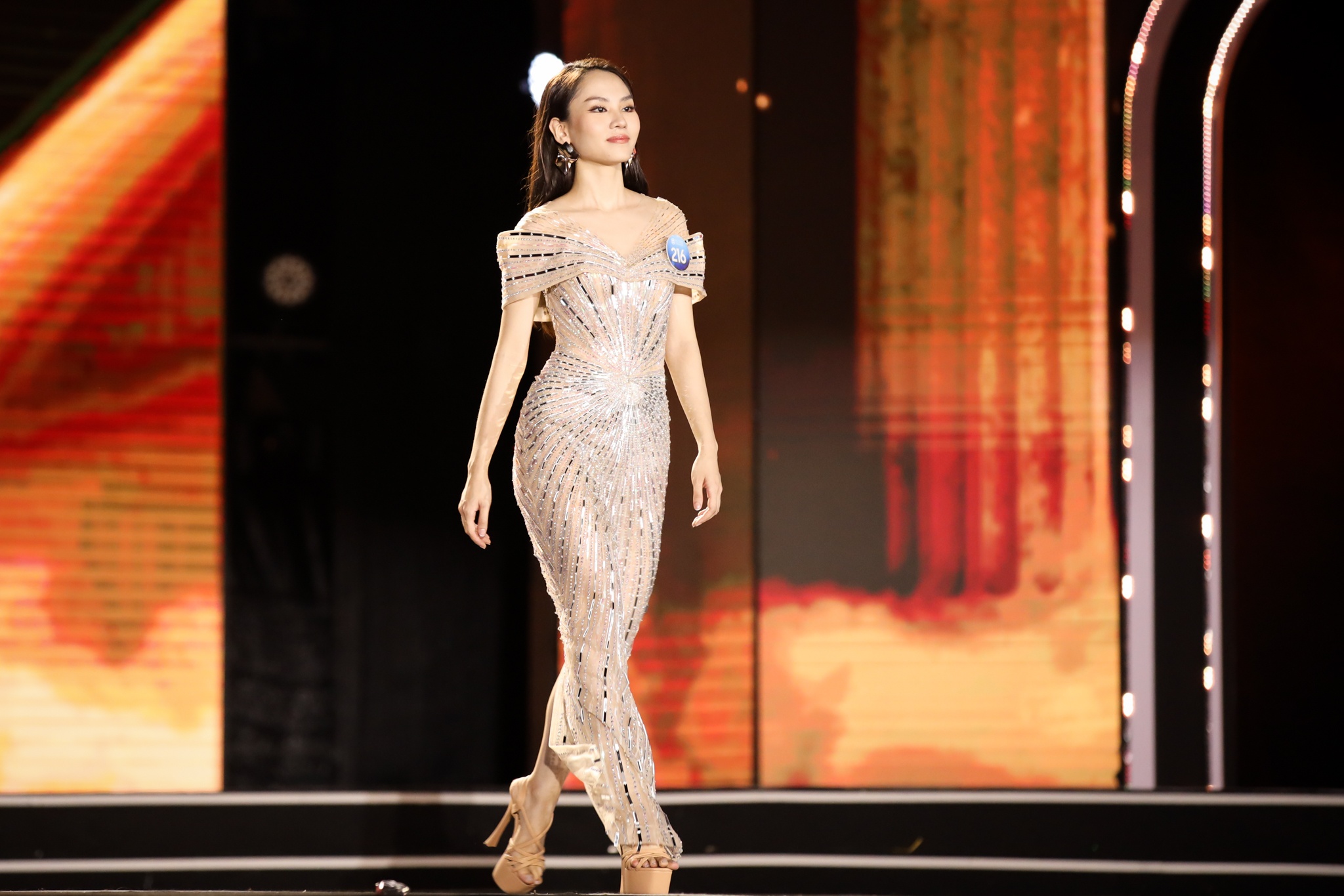 hoa hau the gioi Viet Nam Mai Phuong anh 5