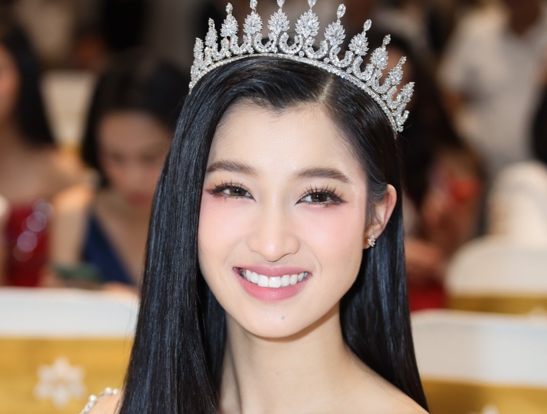 A hau 2 Phuong Nhi: 'An com chay, banh trang tron sau dang quang' hinh anh