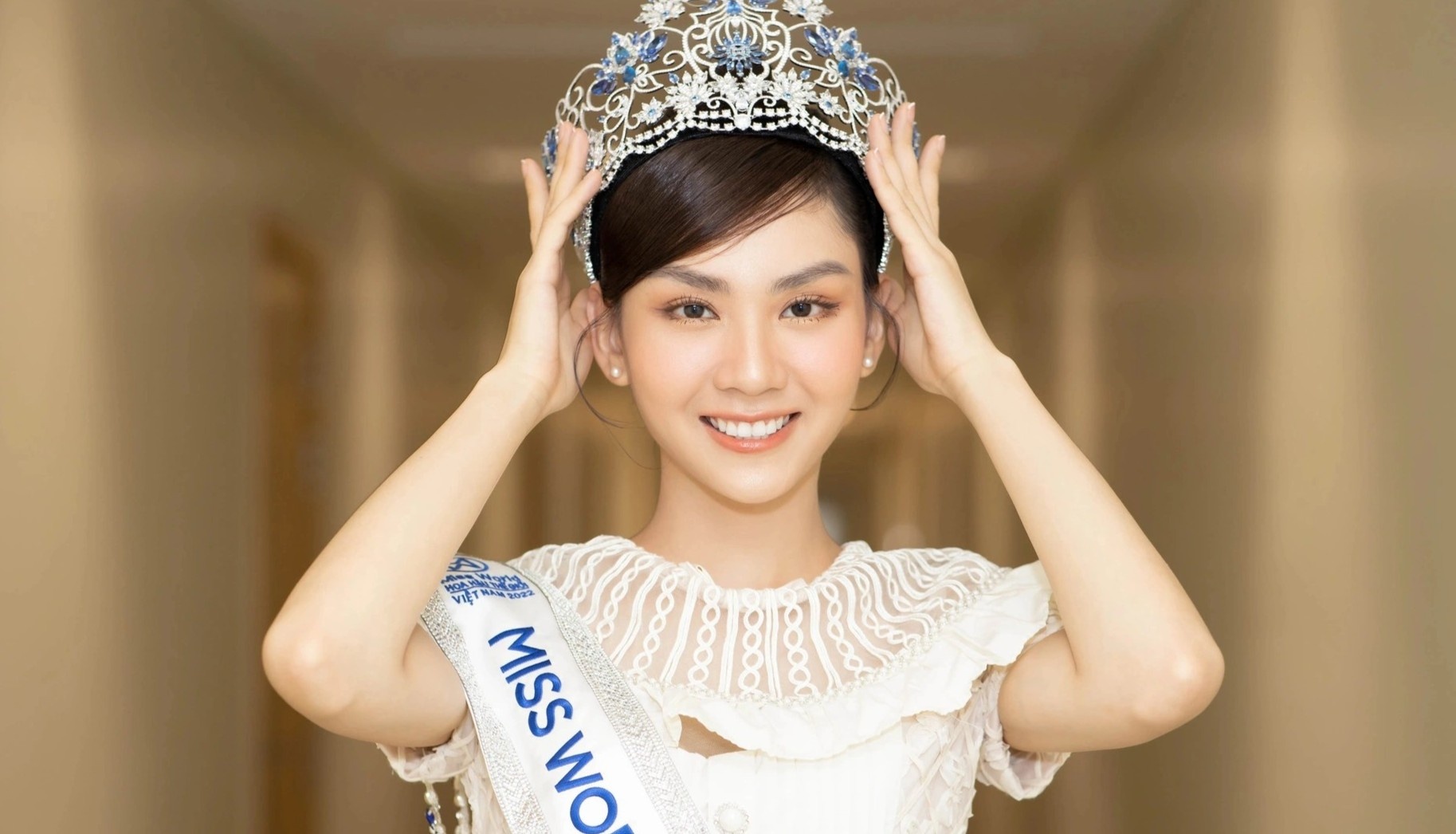 Hoa hau Mai Phuong phan hoi tin duoc don duong de dang quang hinh anh