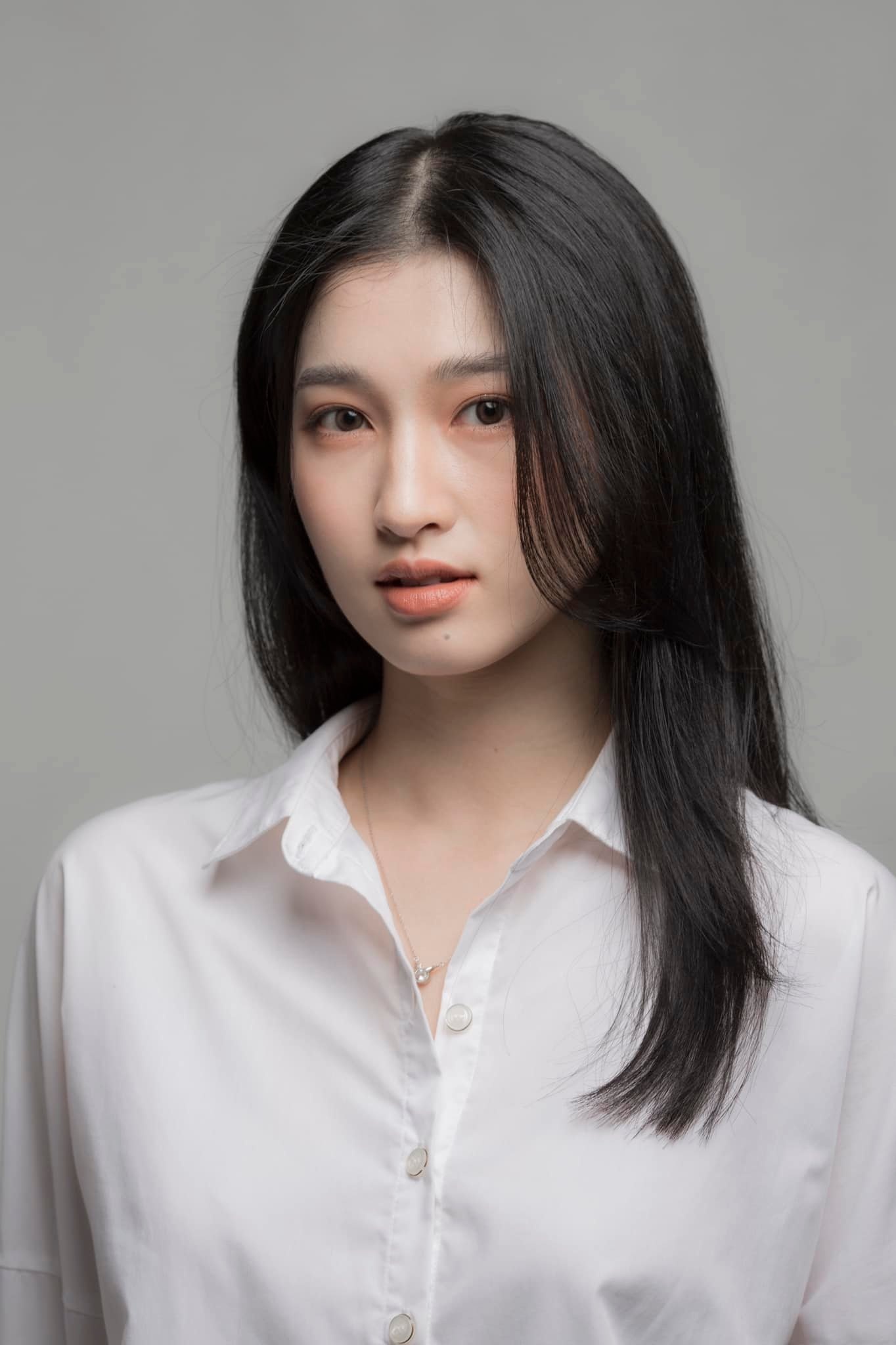 a hau phuong nhi anh 1