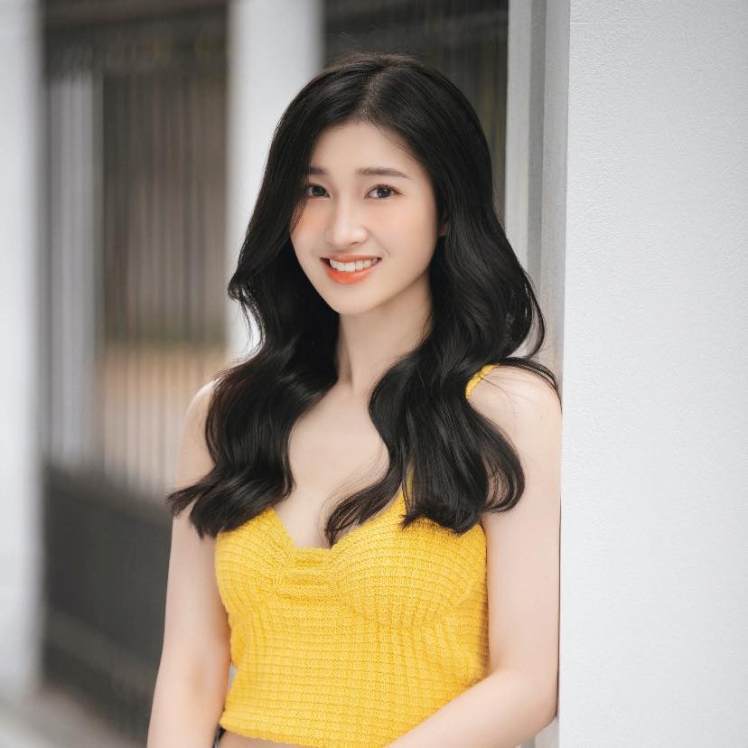 a hau phuong nhi anh 4