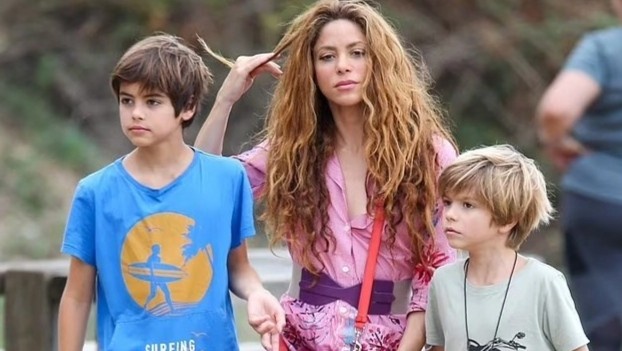 Shakira trong buon ba hinh anh