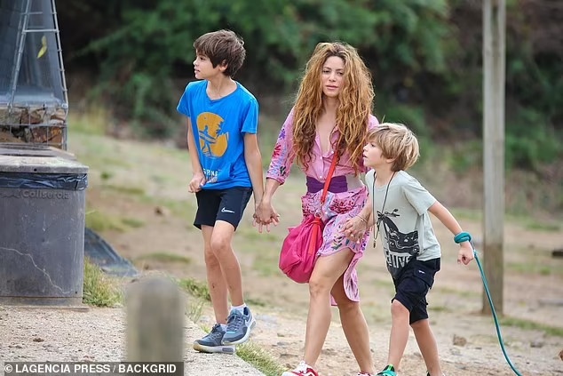 shakira,  pique anh 8