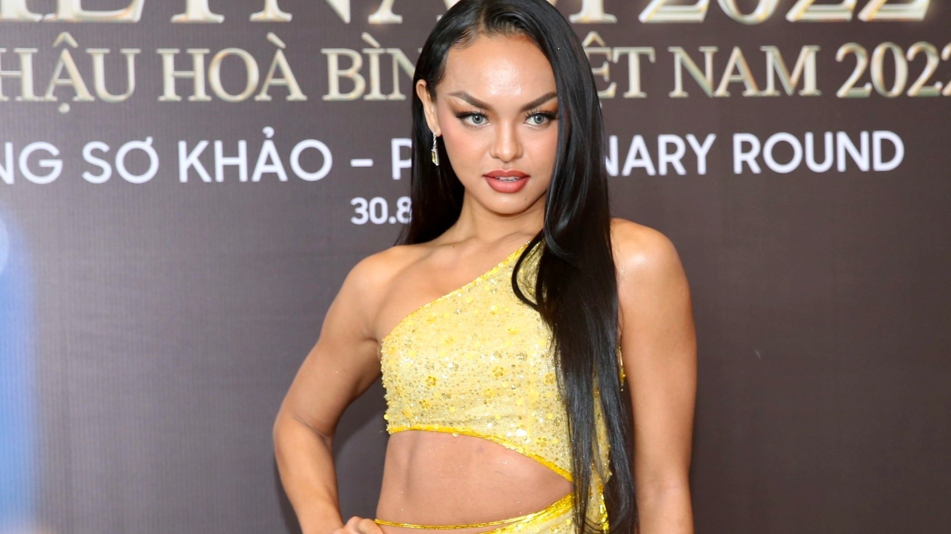 Mai Ngo den tre 2 tieng o so khao Miss Grand Vietnam 2022 hinh anh