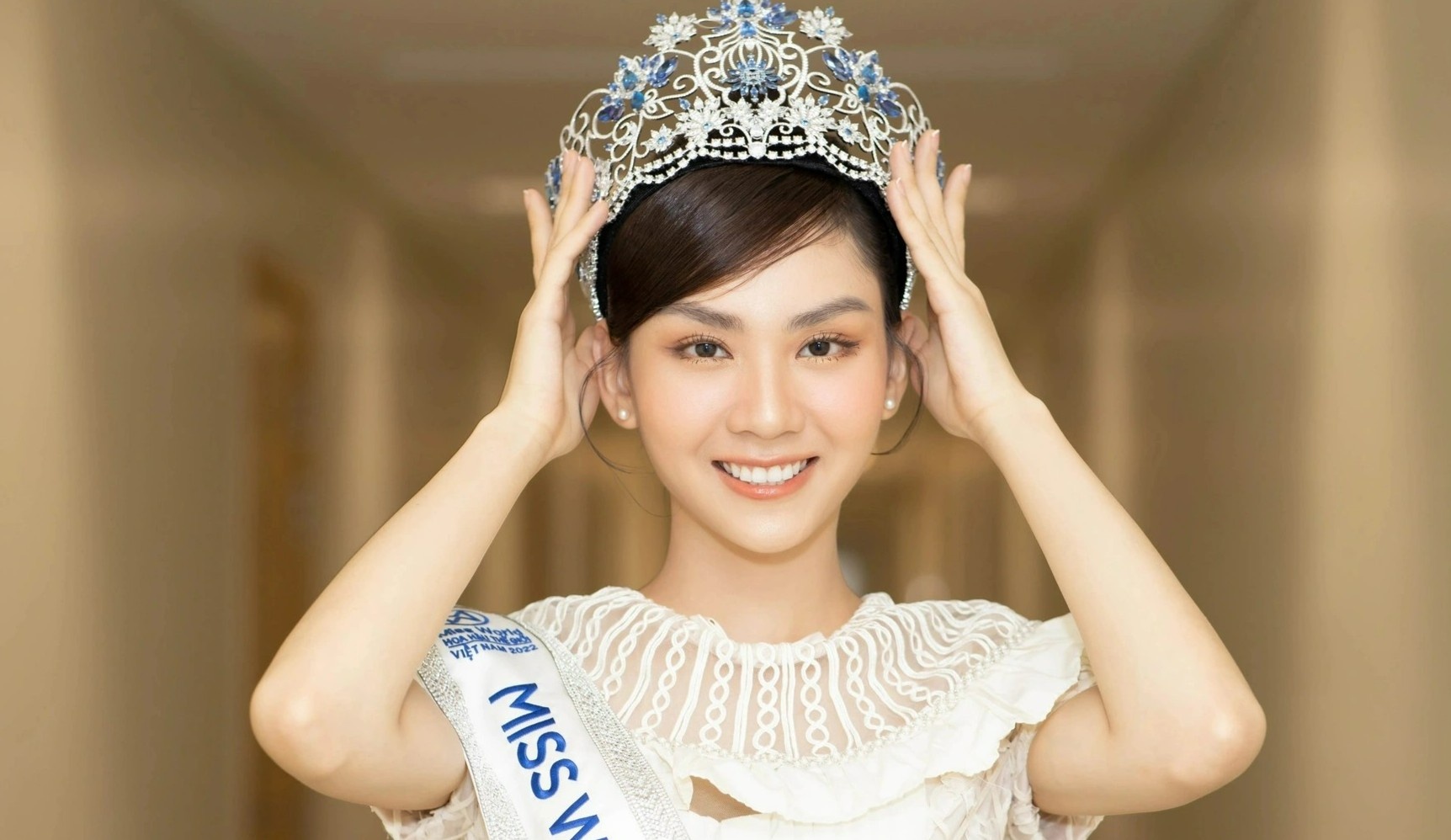 Tranh cai quanh viec Hoa hau Mai Phuong ban vuong mien hinh anh