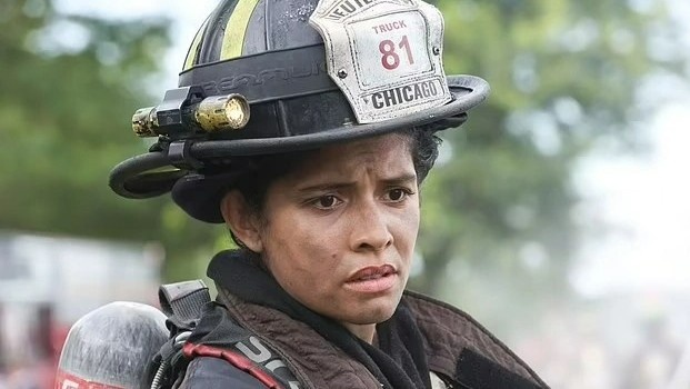 Phim truong 'Chicago Fire' nao loan vi bi mot tay sung tan cong hinh anh