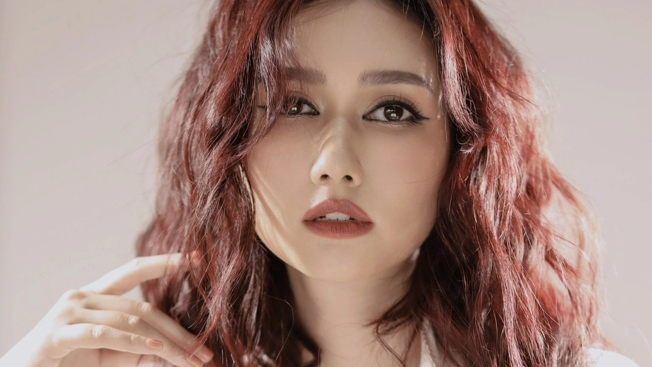 Nghe si Viet bat chap phap luat voi hinh thuc quang cao 'boi tu vi' hinh anh