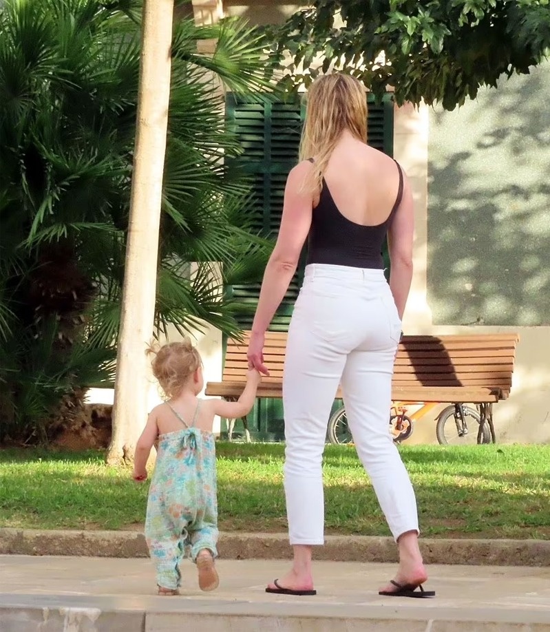 Amber Heard va con gai anh 2