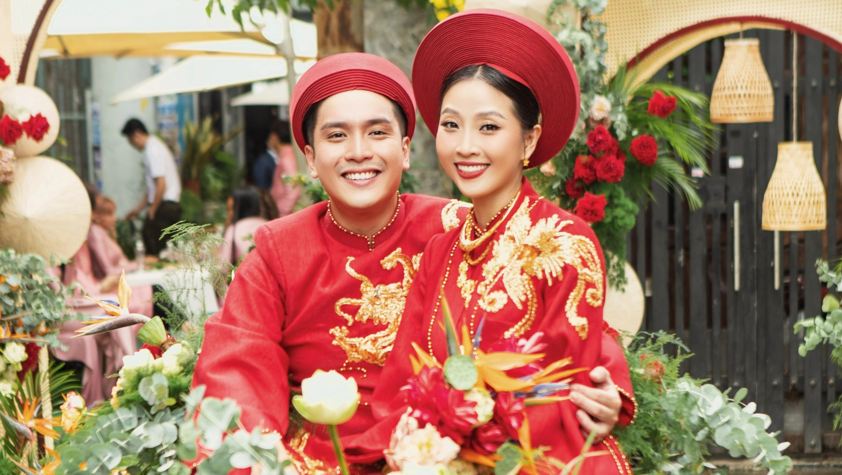 Le ruoc dau theo phong cach thap nien 1970 cua Lieu Ha Trinh hinh anh