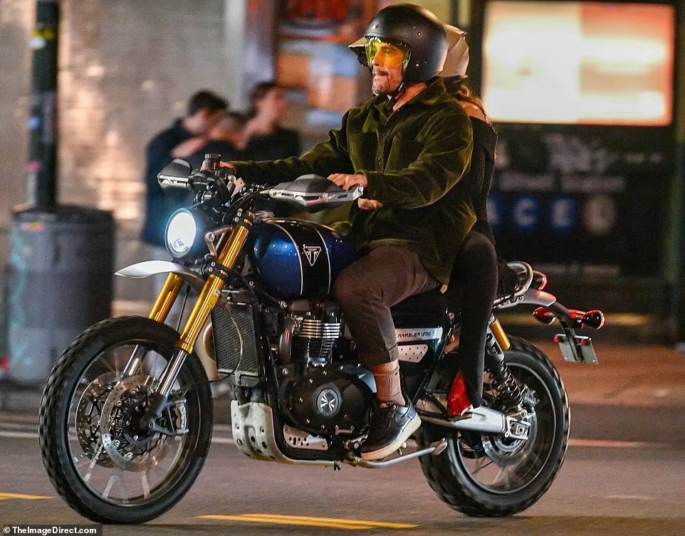 Emily Ratajkowski ảnh 5 Emily Ratajkowski anh 5