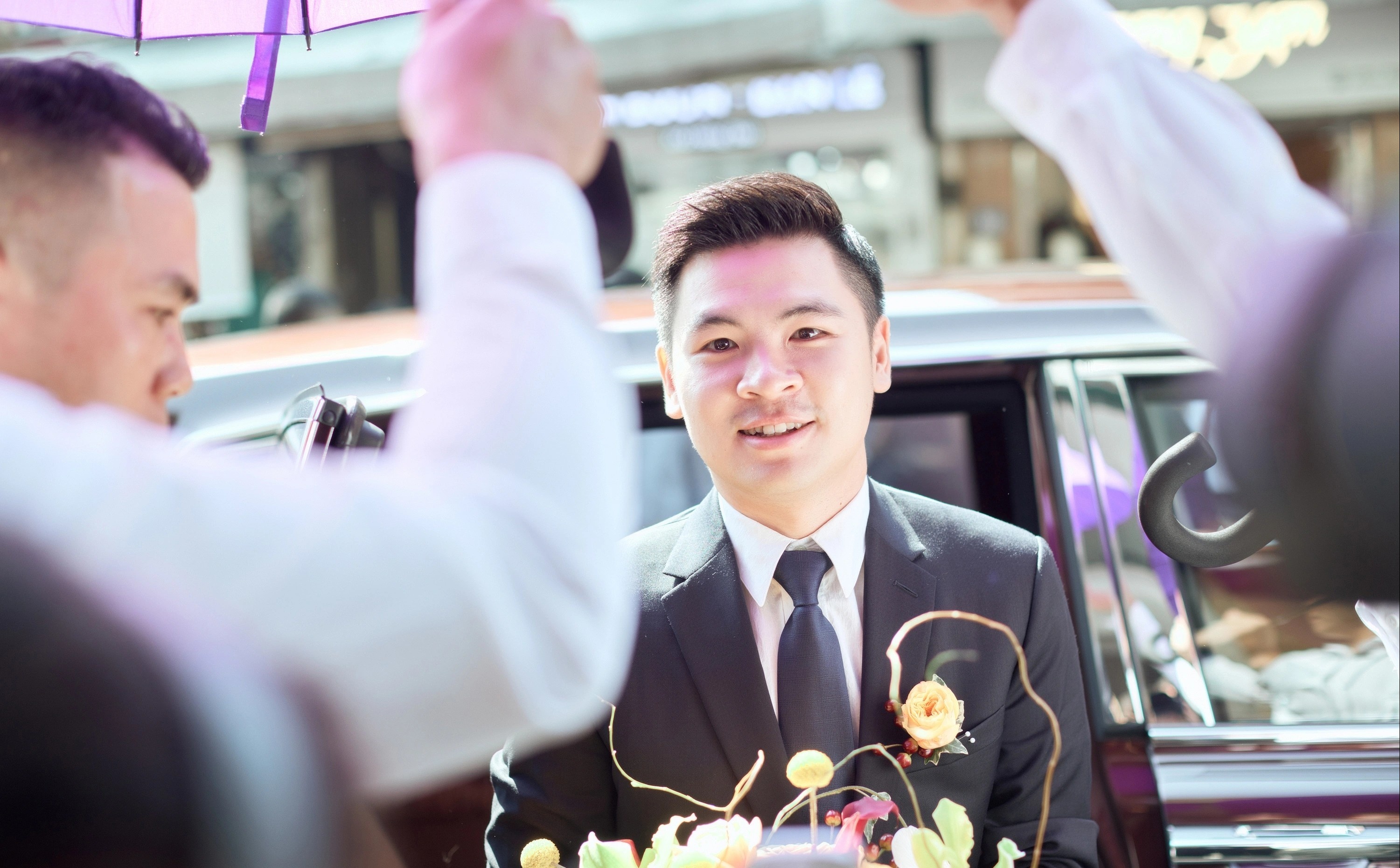 Doanh nhan Do Vinh Quang di Rolls-Royce den don Do My Linh ve lam dau hinh anh