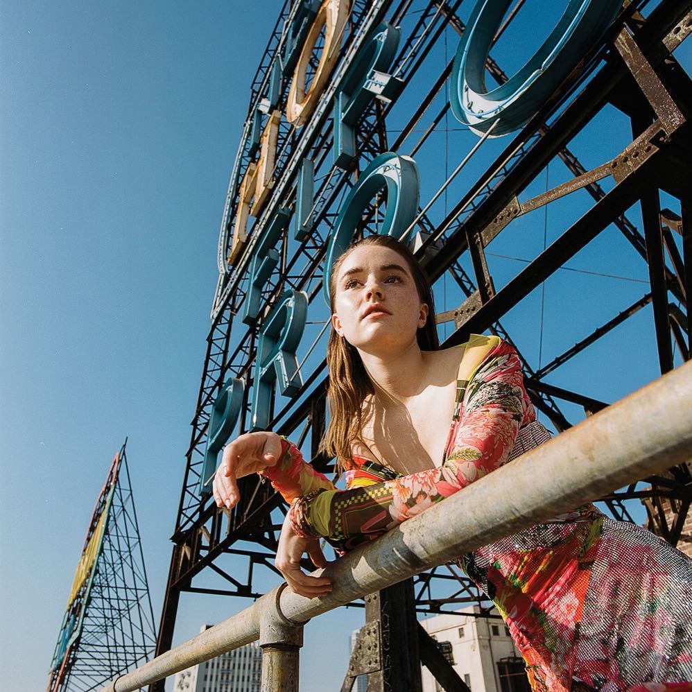 Kaitlyn Dever anh 10