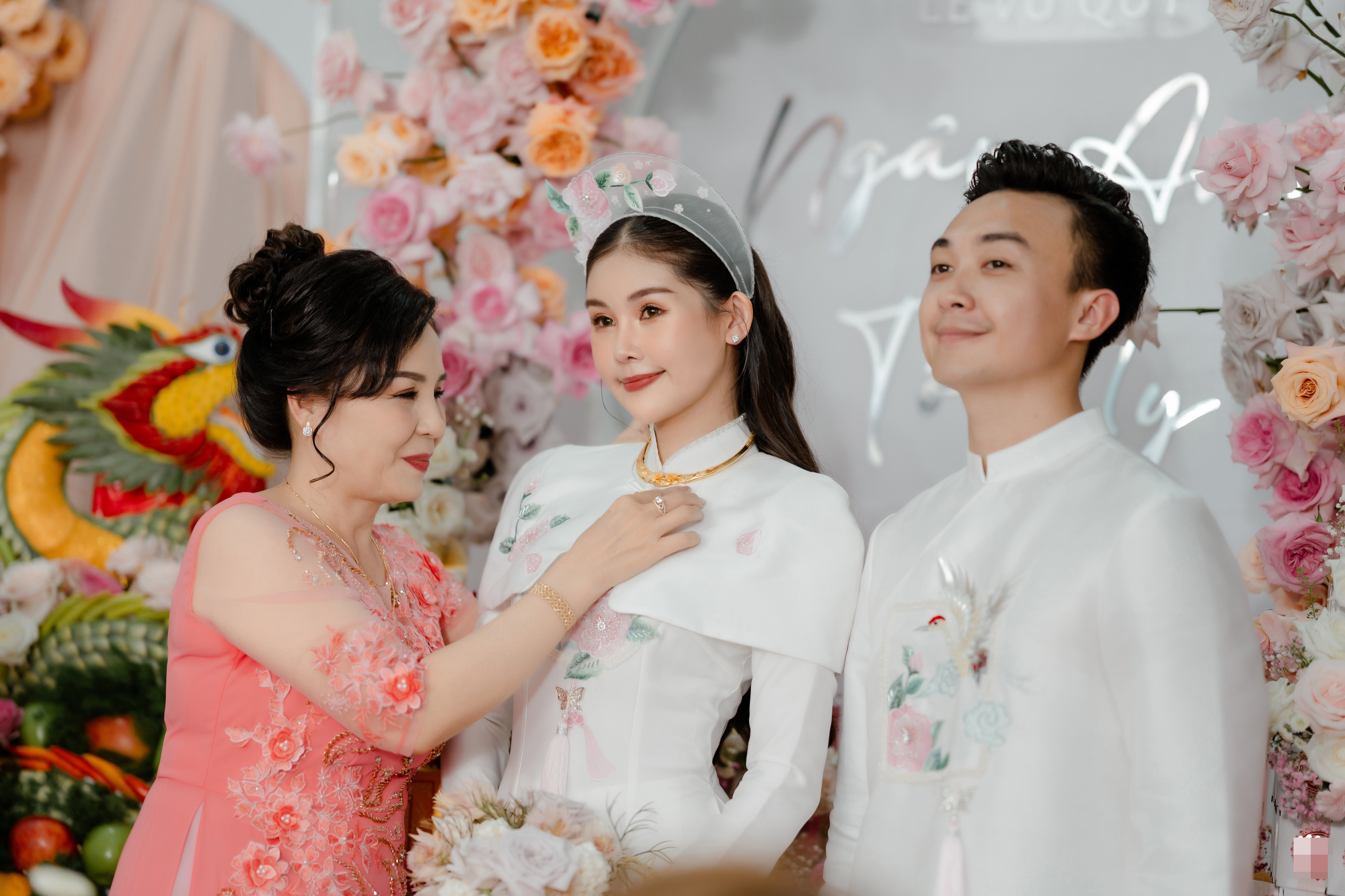 le au ngan anh,  mc phan to ny anh 5