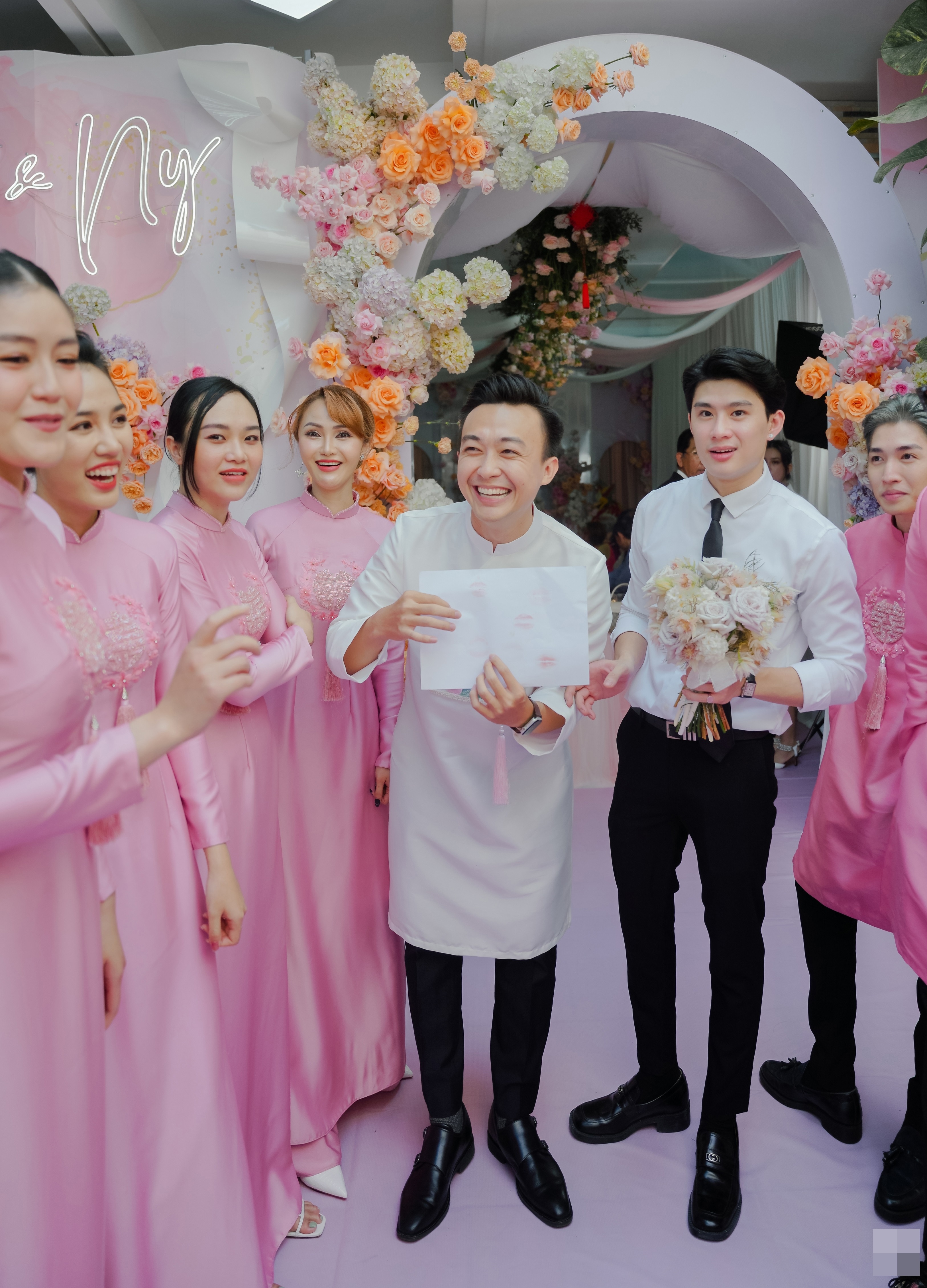 le au ngan anh,  mc phan to ny anh 3