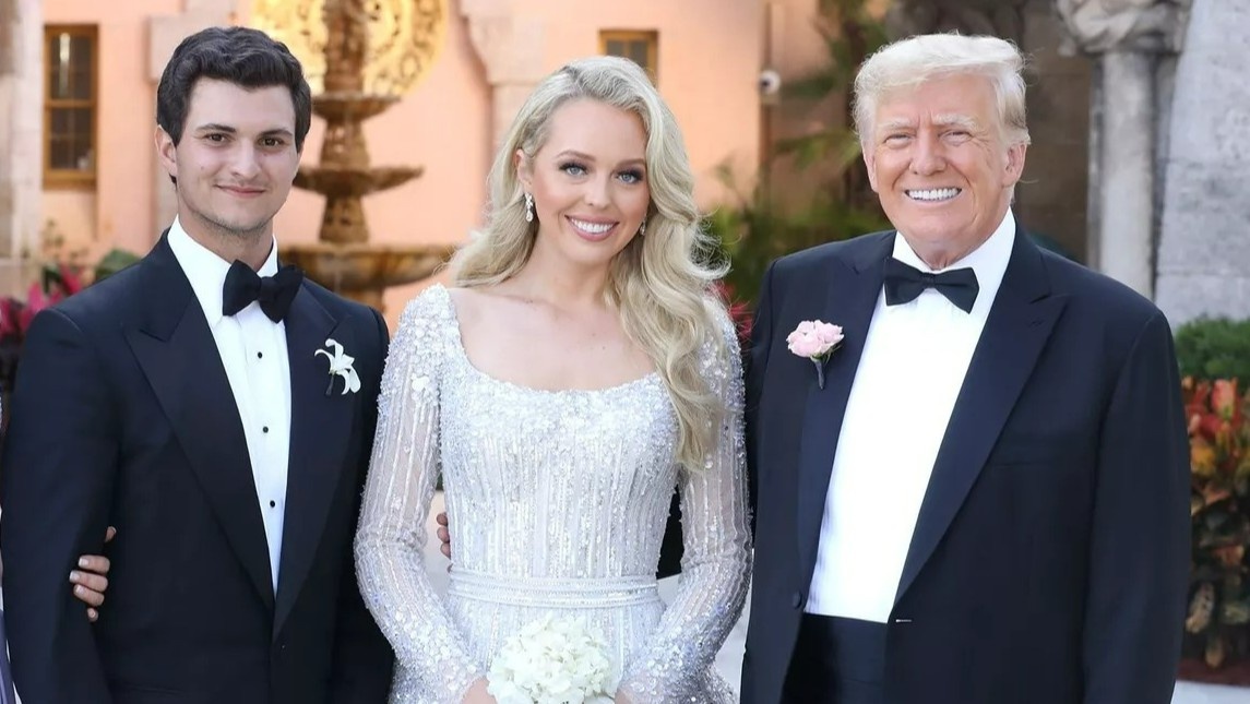 Chiec vay cuoi va nhung dieu it biet trong hon le con gai ong Trump hinh anh