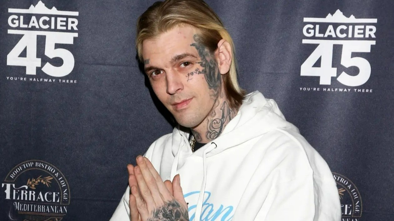 Aaron Carter duoc hoa tang hinh anh