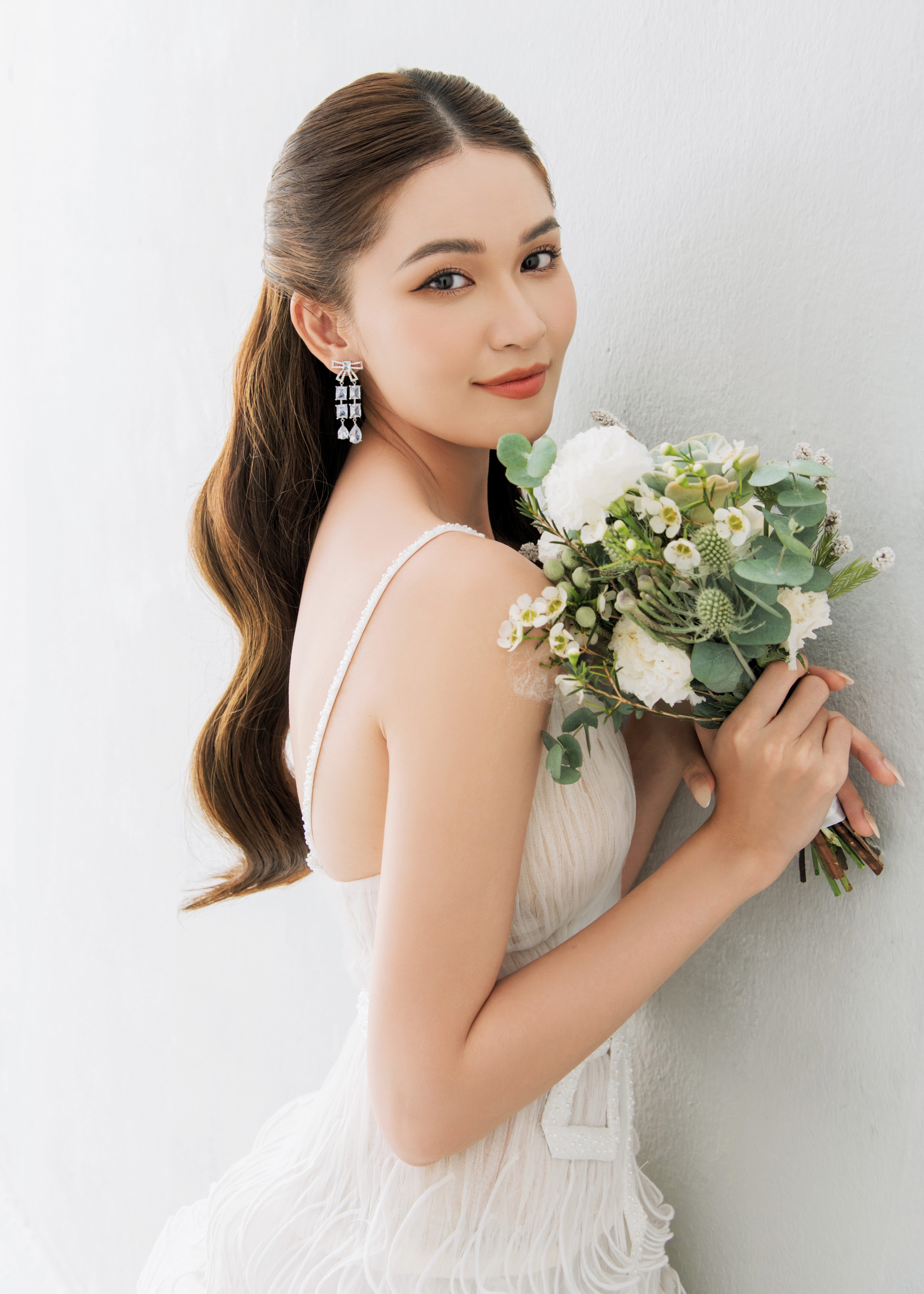 a hau thuy dung anh 5