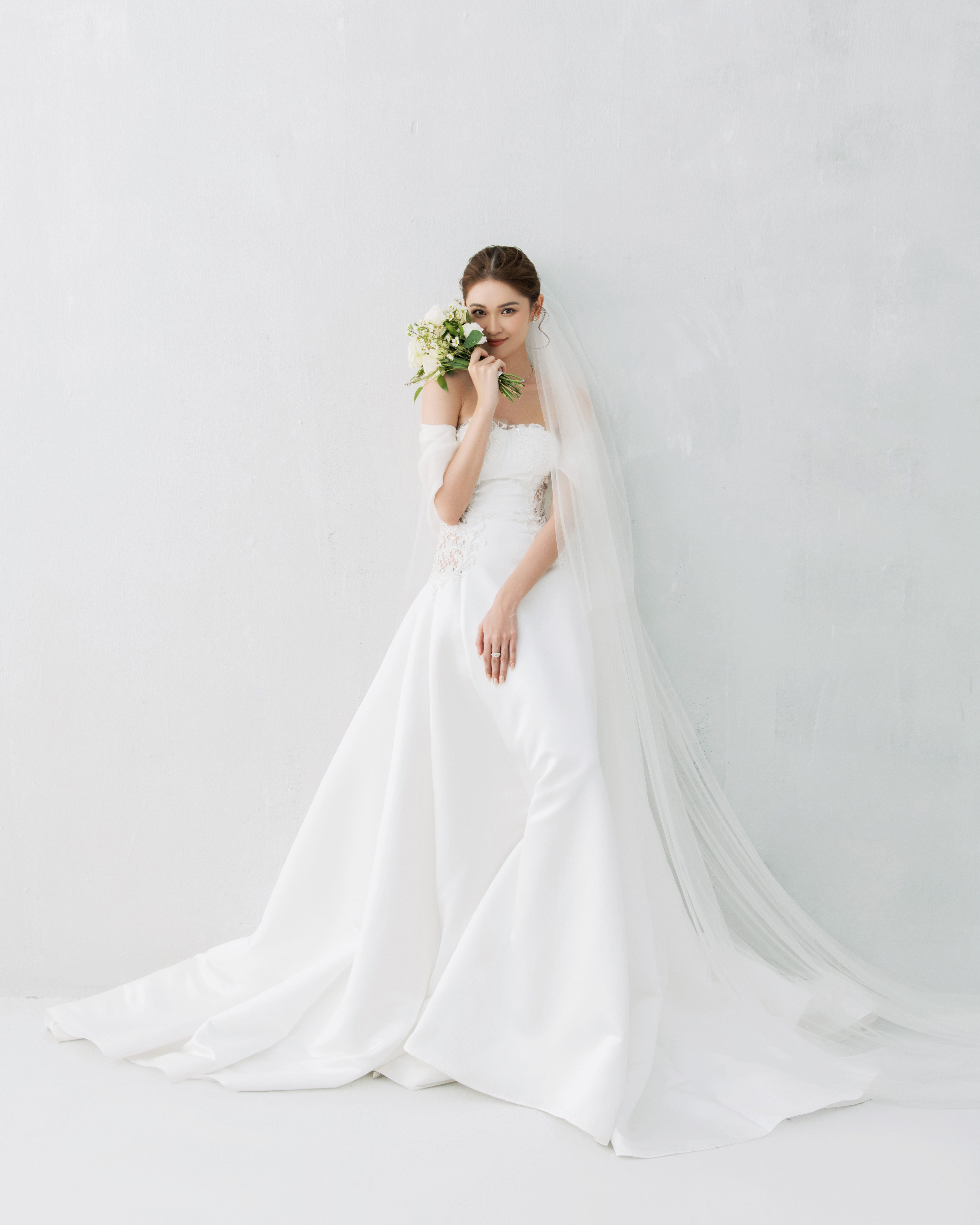 a hau thuy dung anh 6