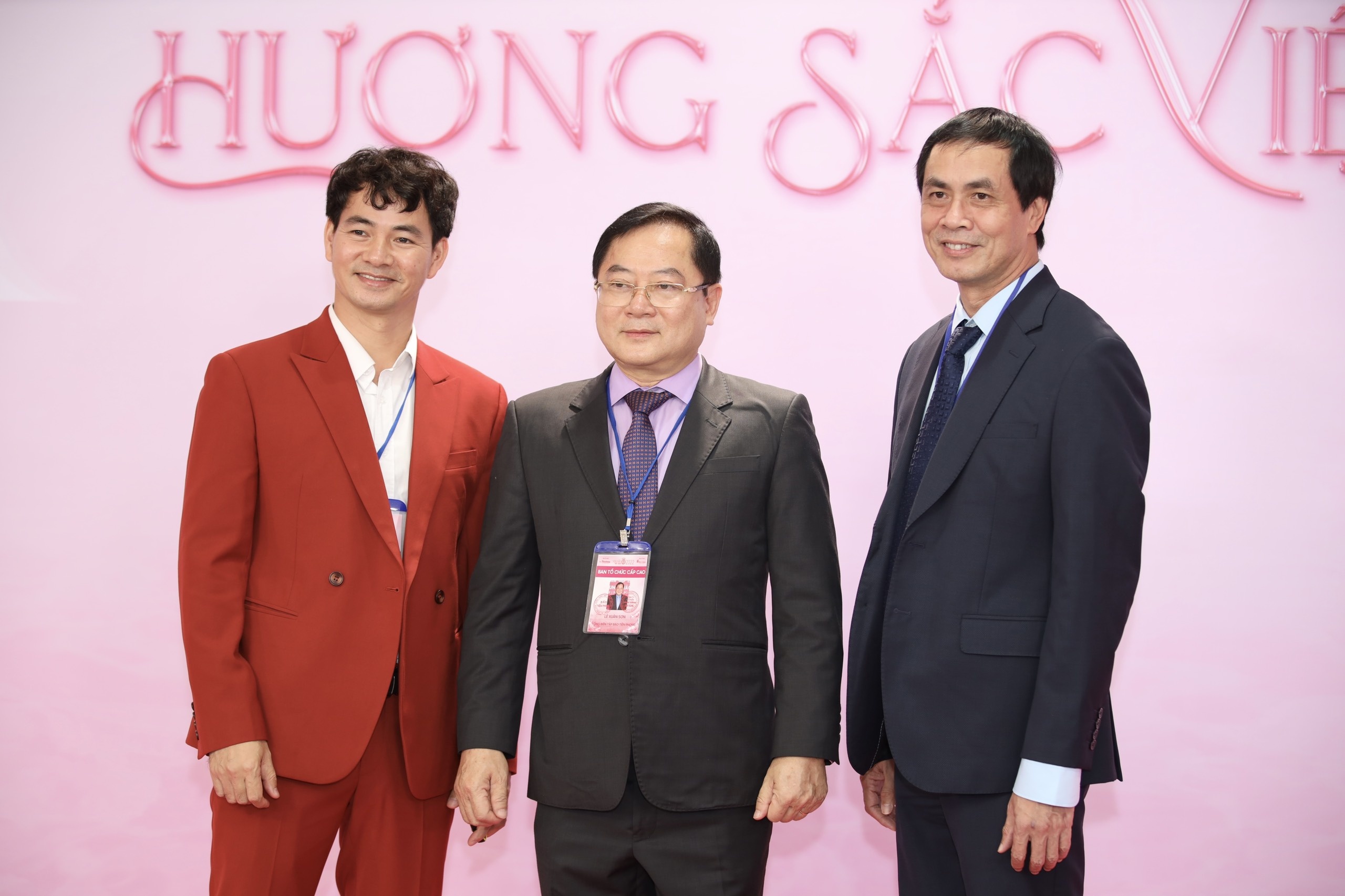 hoa hau viet nam anh 1