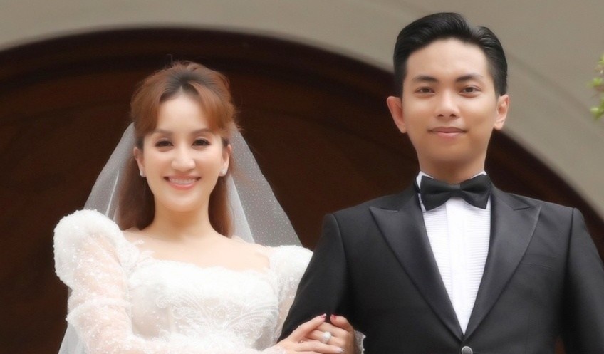 Khanh Thi khoc trong le ruoc dau hinh anh