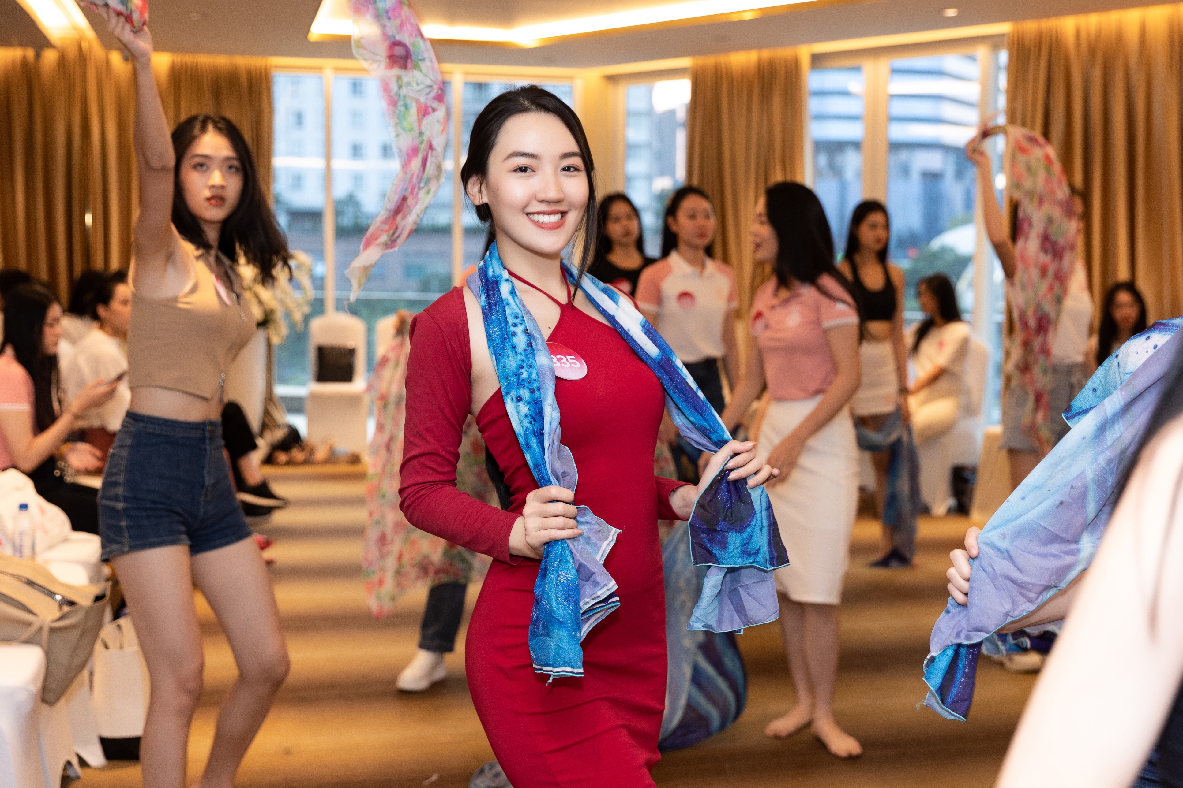 Hoa hau Viet Nam,  thi sinh Hoa hau,  Be Quyen anh 3