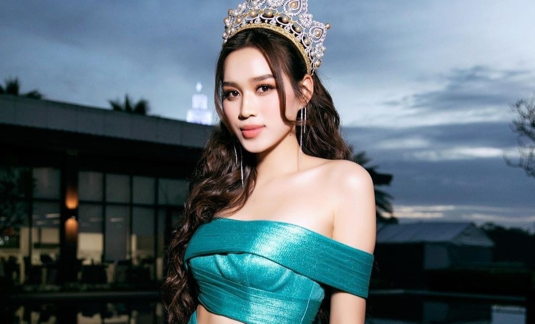 Hai nam bien dong cua Hoa hau Viet Nam Do Thi Ha hinh anh