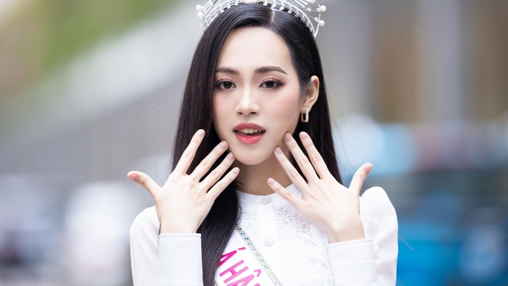 Co gai co lan da dep nhat o Hoa hau Viet Nam 2022 hinh anh