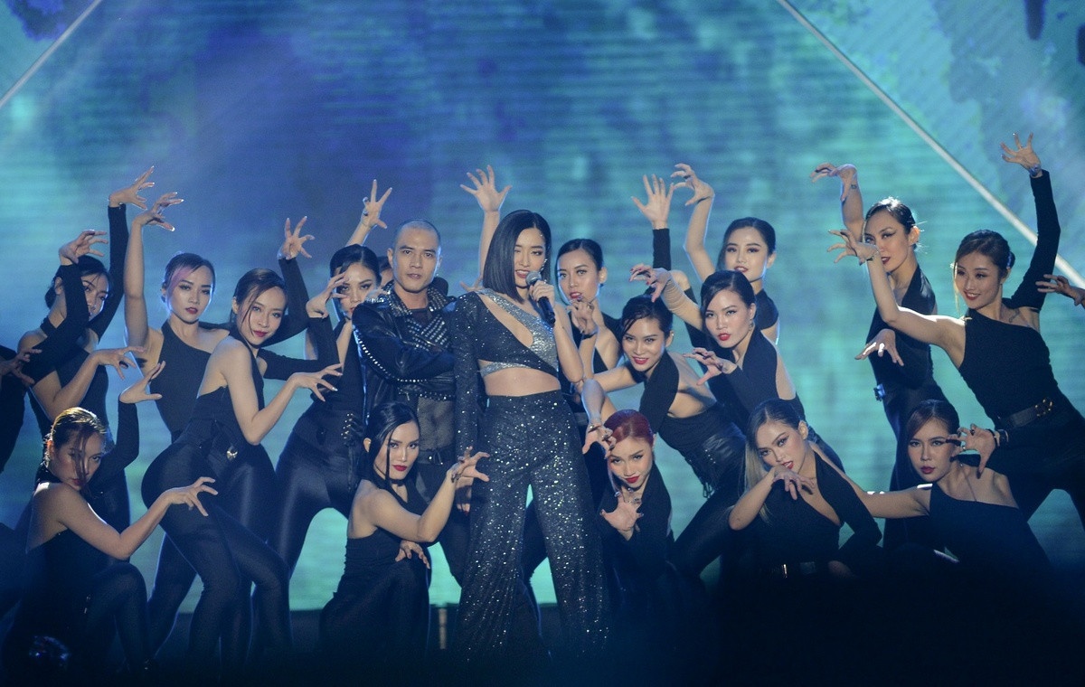 Toc Tien,  CL,  ca si Toc Tien anh 3